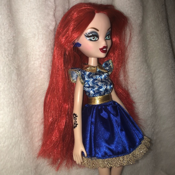 Bratzilla Bratz Meygana Broomstix Core doll 2013 - Picture 2 of 9